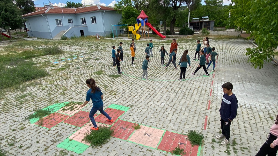 GELENEKSEL ÇOCUK OYUNLARI ŞENLİĞİ